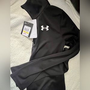 Under Armour 3/4 Zip Pullover… Girls, Size YM…🖤